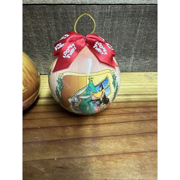 Set of 4 Vintage Looney Tunes Christmas Ornaments - 1995 - Picture 5 of 6